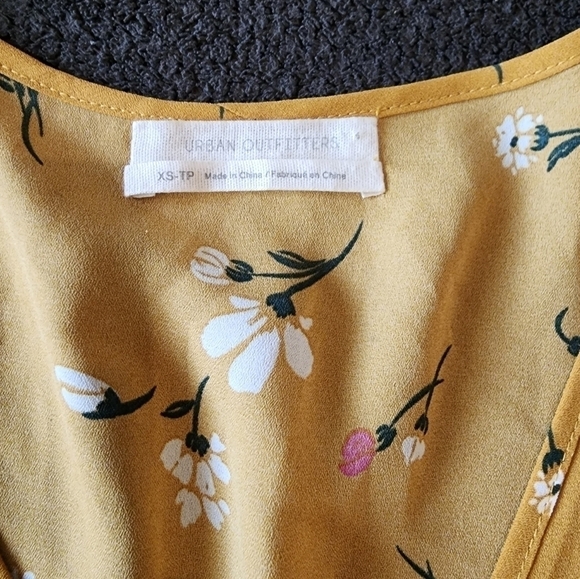Urban Outfitters Mustard Emmy Ruched Floral Print Short Sleeve Dress size XS - Picture 4 of 5